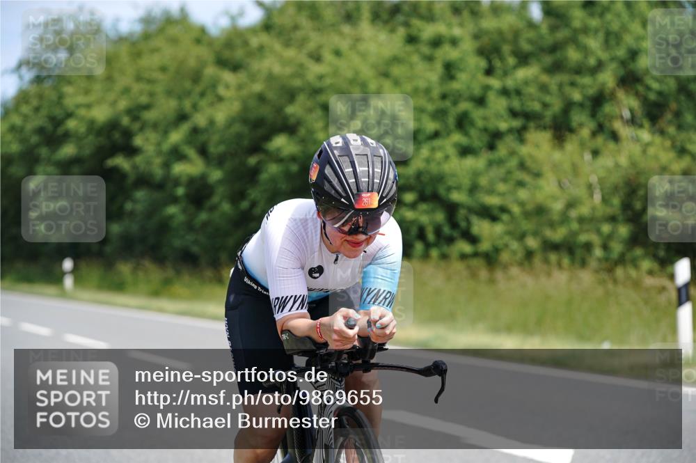 21.06.2026 - Viking Triathlon Michael Burmester http://msf.ph/oto/9869655 21.06.2026 12:30:07 Radfahren 99, 168, 220, 261, 314, 355, 463, 529, 613, 631, 631 meine-sportfotos.de