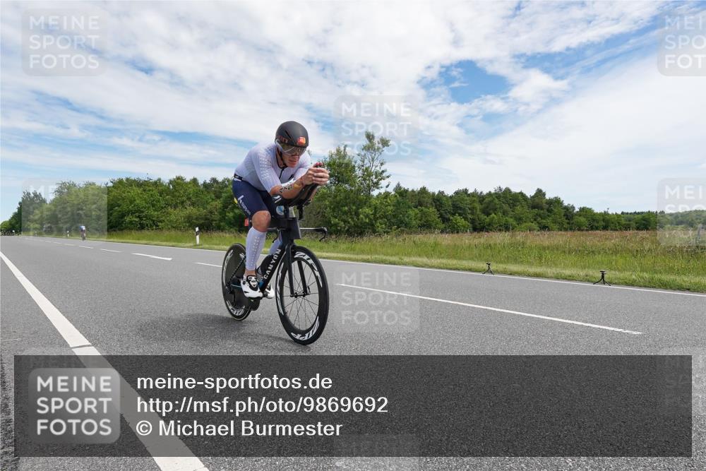 21.06.2026 - Viking Triathlon Michael Burmester http://msf.ph/oto/9869692 21.06.2026 12:03:46 Radfahren 66, 101, 194, 257, 261, 261, 287, 331, 463, 465, 475 meine-sportfotos.de