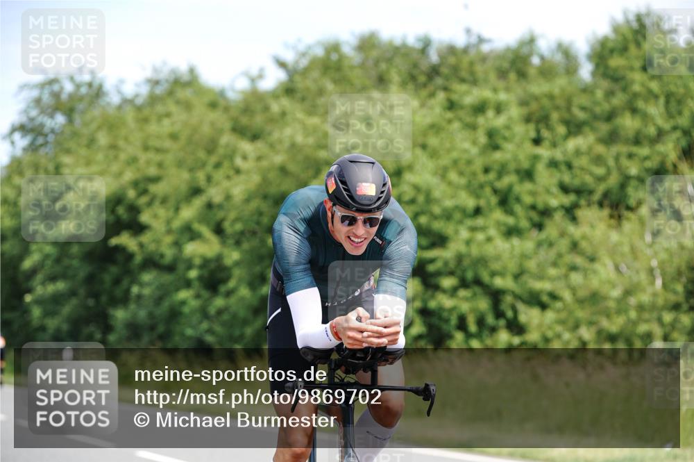 21.06.2026 - Viking Triathlon Michael Burmester http://msf.ph/oto/9869702 21.06.2026 12:30:35 Radfahren 99, 104, 109, 111, 113, 137, 145, 180, 199, 255, 286, 359, 376, 422, 500 meine-sportfotos.de