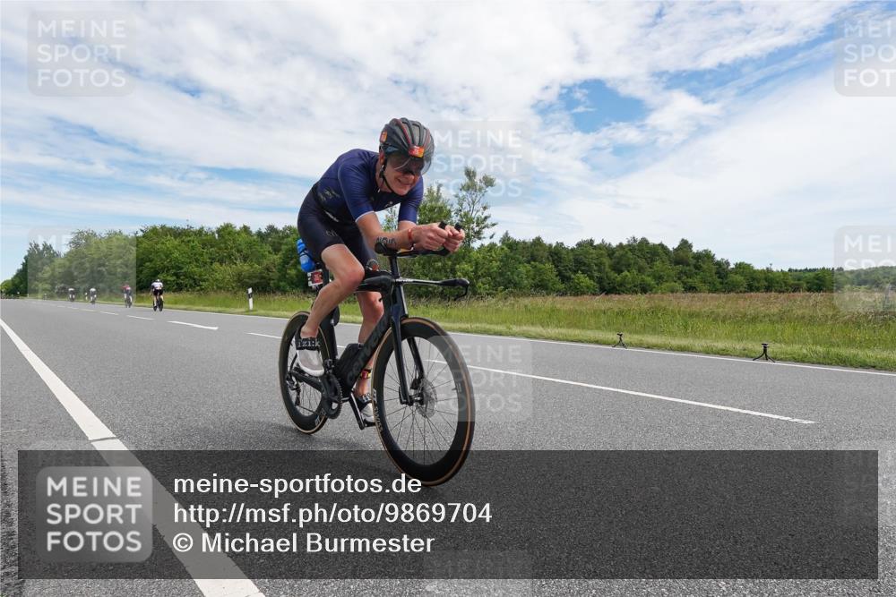21.06.2026 - Viking Triathlon Michael Burmester http://msf.ph/oto/9869704 21.06.2026 12:04:02 Radfahren 116, 205, 261, 465 meine-sportfotos.de