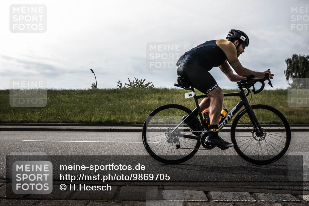 21.06.2026 - 29. Vierlanden-Triathlon H.Heesch http://msf.ph/oto/9869705 21.06.2026 09:12:45 Radfahren 13, 15, 45, 132, 290 meine-sportfotos.de