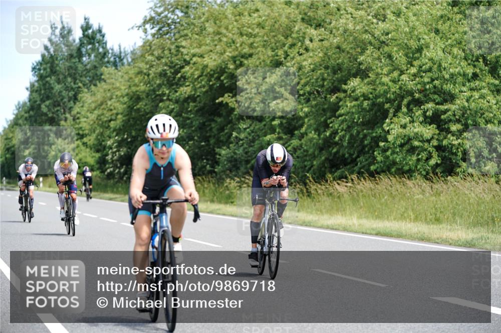 21.06.2026 - Viking Triathlon Michael Burmester http://msf.ph/oto/9869718 21.06.2026 12:30:37 Radfahren 99, 104, 109, 111, 113, 125, 137, 145, 180, 199, 286, 359, 376, 422, 500 meine-sportfotos.de