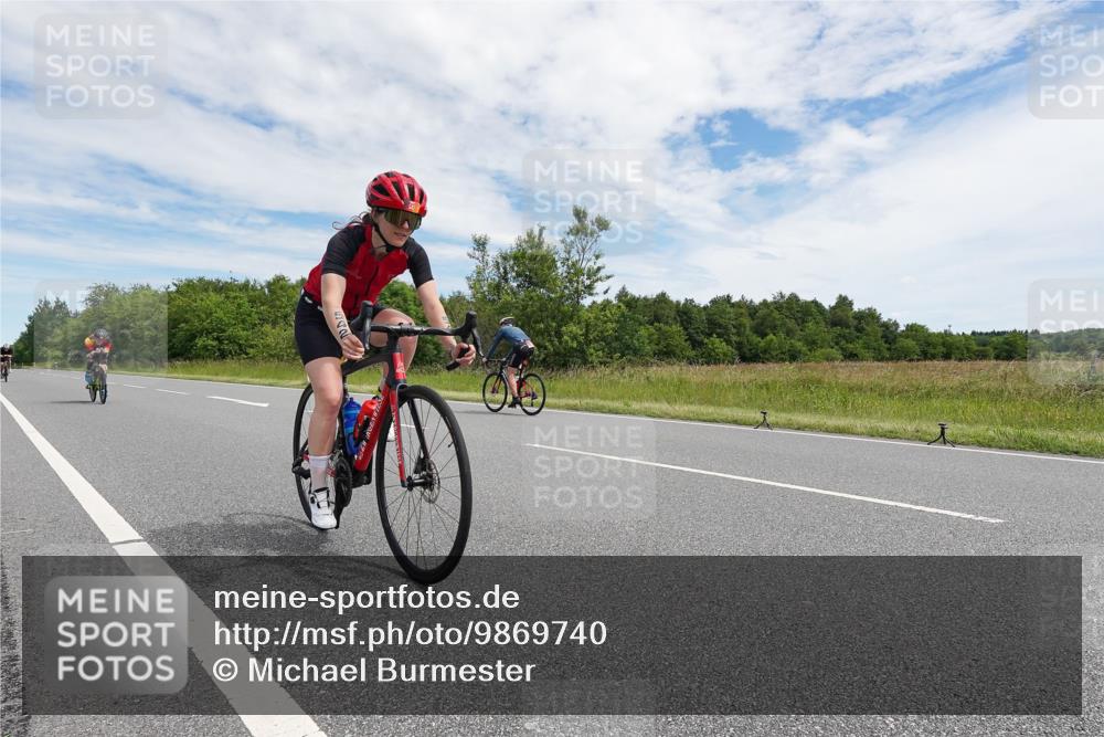 21.06.2026 - Viking Triathlon Michael Burmester http://msf.ph/oto/9869740 21.06.2026 12:04:56 Radfahren 83, 98, 380, 467, 542, 642, 642, 645, 669 meine-sportfotos.de