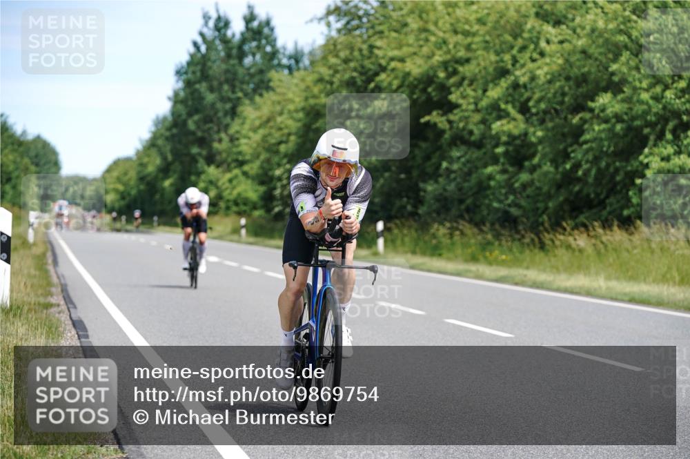 21.06.2026 - Viking Triathlon Michael Burmester http://msf.ph/oto/9869754 21.06.2026 12:30:41 Radfahren 34, 45, 99, 104, 109, 111, 113, 125, 137, 145, 180, 188, 199, 241, 327, 340, 359, 376, 553, 567, 578, 663 meine-sportfotos.de