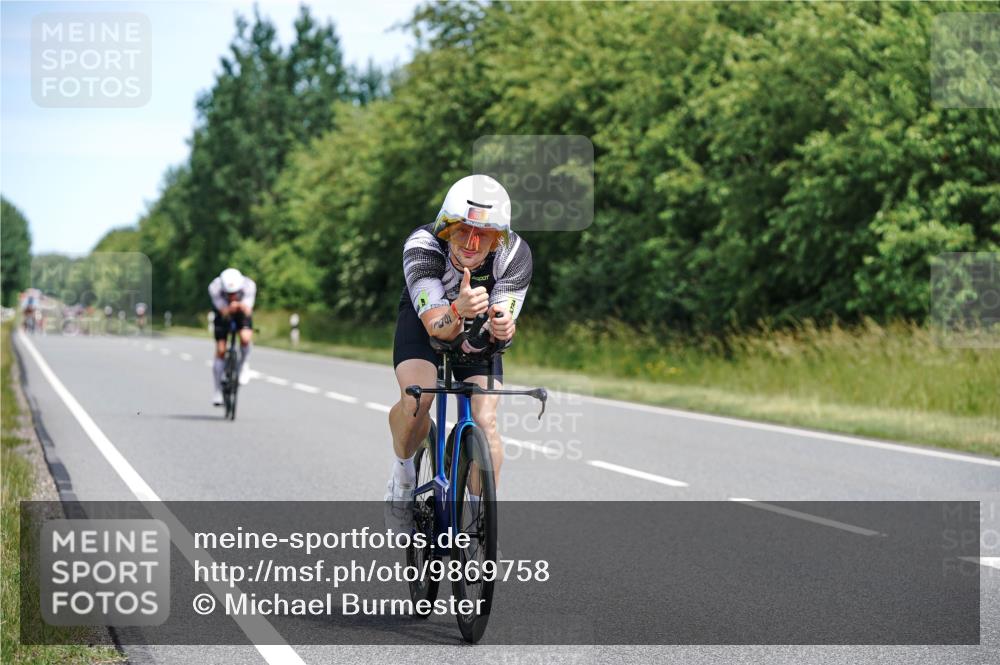 21.06.2026 - Viking Triathlon Michael Burmester http://msf.ph/oto/9869758 21.06.2026 12:30:41 Radfahren 34, 45, 99, 104, 109, 111, 113, 125, 137, 145, 180, 188, 199, 241, 327, 340, 359, 376, 553, 567, 578, 663 meine-sportfotos.de