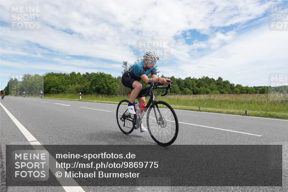 21.06.2026 - Viking Triathlon Michael Burmester http://msf.ph/oto/9869775 21.06.2026 12:05:10 Radfahren 83, 98, 142, 304, 474, 542, 642, 645 meine-sportfotos.de
