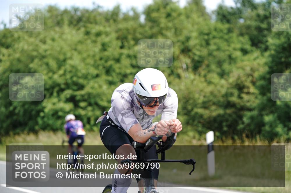 21.06.2026 - Viking Triathlon Michael Burmester http://msf.ph/oto/9869790 21.06.2026 12:30:43 Radfahren 34, 45, 99, 104, 109, 111, 113, 125, 137, 145, 180, 188, 199, 241, 252, 327, 340, 359, 383, 553, 567, 578, 663 meine-sportfotos.de