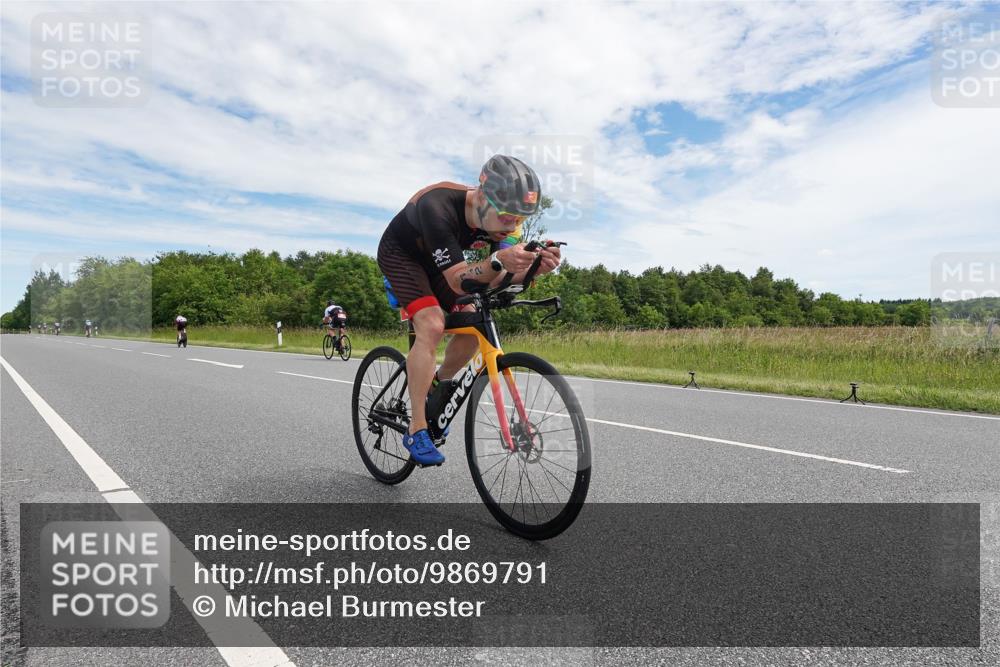 21.06.2026 - Viking Triathlon Michael Burmester http://msf.ph/oto/9869791 21.06.2026 12:05:13 Radfahren 98, 142, 304, 474, 571, 642 meine-sportfotos.de
