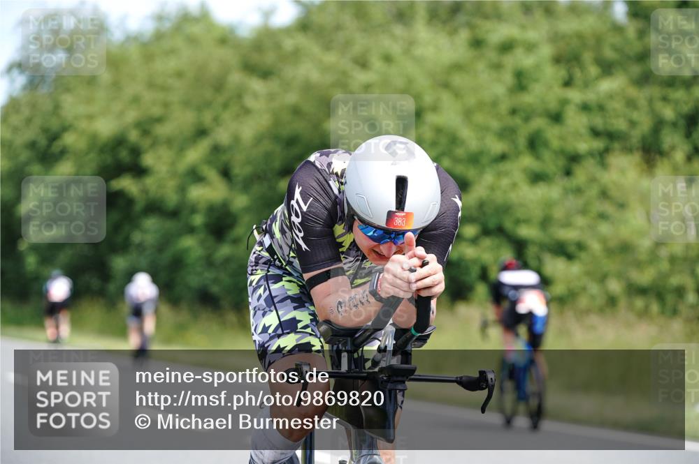 21.06.2026 - Viking Triathlon Michael Burmester http://msf.ph/oto/9869820 21.06.2026 12:31:04 Radfahren 34, 45, 107, 125, 151, 151, 175, 188, 241, 252, 296, 327, 340, 383, 414, 445, 485, 553, 567, 574, 578, 663 meine-sportfotos.de