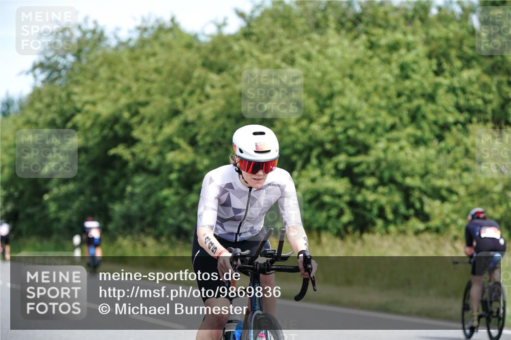 21.06.2026 - Viking Triathlon Michael Burmester http://msf.ph/oto/9869836 21.06.2026 12:31:07 Radfahren 34, 45, 107, 151, 151, 175, 188, 241, 252, 296, 327, 340, 383, 414, 445, 485, 553, 574, 578, 663 meine-sportfotos.de