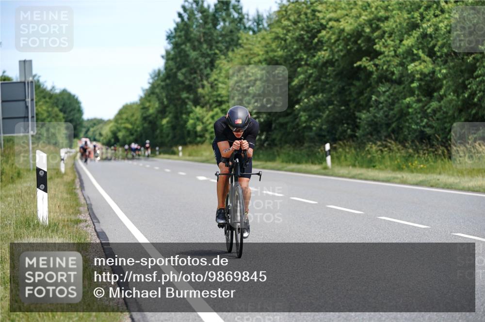 21.06.2026 - Viking Triathlon Michael Burmester http://msf.ph/oto/9869845 21.06.2026 12:31:30 Radfahren 151, 198, 315, 446 meine-sportfotos.de