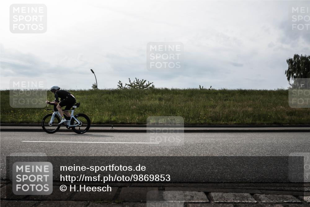 21.06.2026 - 29. Vierlanden-Triathlon H.Heesch http://msf.ph/oto/9869853 21.06.2026 09:15:32 Radfahren 10, 14, 192 meine-sportfotos.de