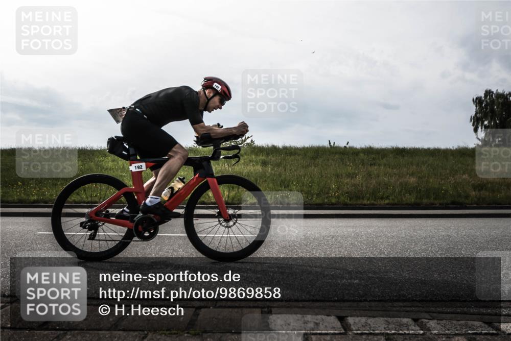 21.06.2026 - 29. Vierlanden-Triathlon H.Heesch http://msf.ph/oto/9869858 21.06.2026 09:15:37 Radfahren 10, 192 meine-sportfotos.de