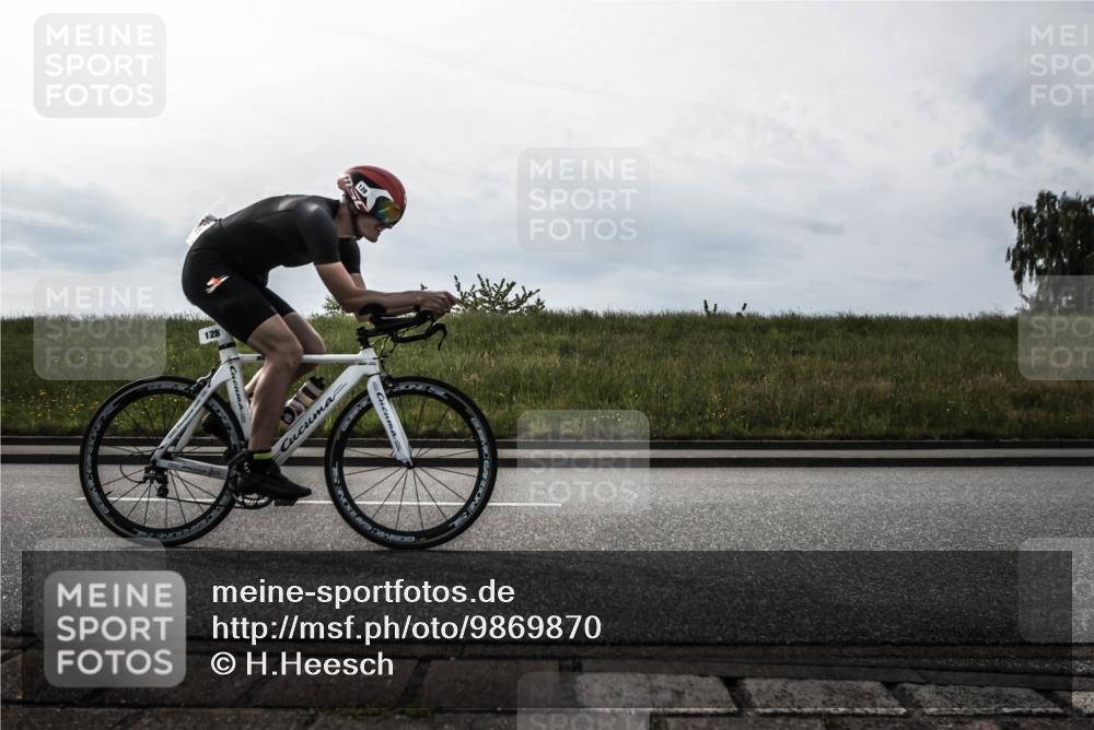 21.06.2026 - 29. Vierlanden-Triathlon H.Heesch http://msf.ph/oto/9869870 21.06.2026 09:15:55 Radfahren 62, 128, 145, 177 meine-sportfotos.de