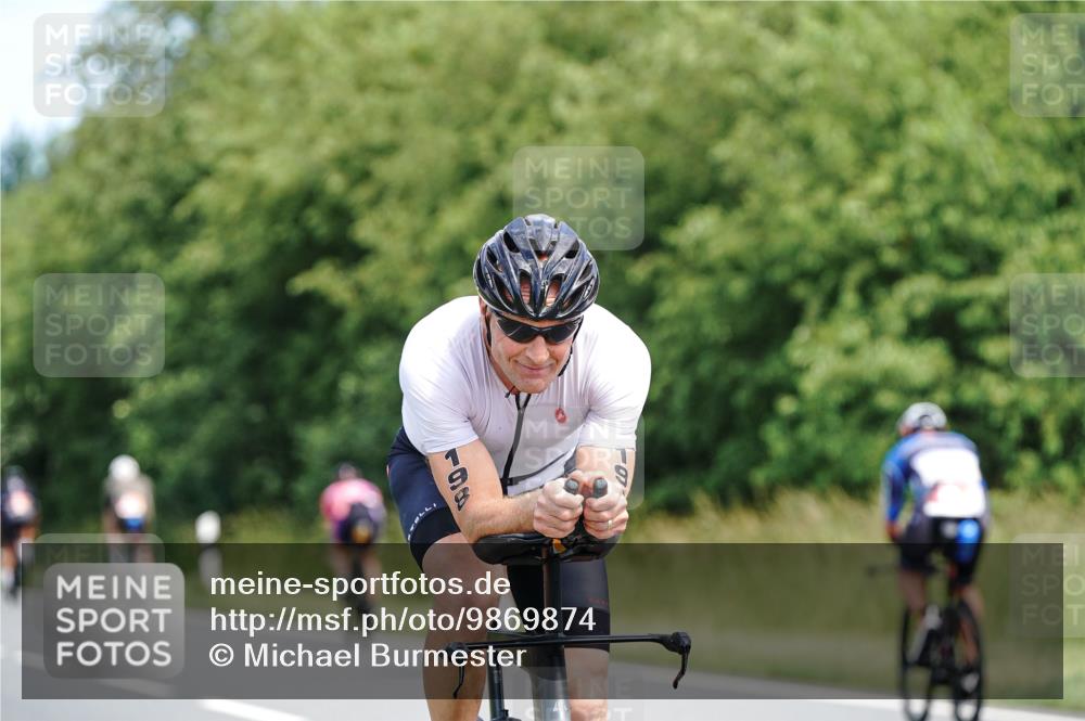 21.06.2026 - Viking Triathlon Michael Burmester http://msf.ph/oto/9869874 21.06.2026 12:31:43 Radfahren 27, 198, 337, 365, 640 meine-sportfotos.de