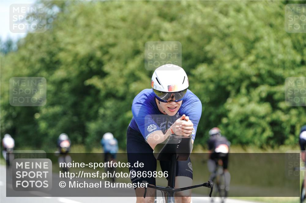 21.06.2026 - Viking Triathlon Michael Burmester http://msf.ph/oto/9869896 21.06.2026 12:31:53 Radfahren 27, 33, 75, 198, 337, 365, 382, 640, 658 meine-sportfotos.de
