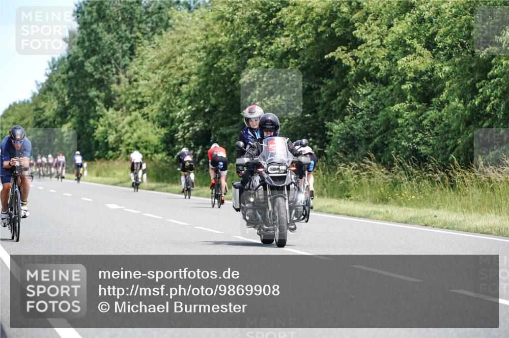 21.06.2026 - Viking Triathlon Michael Burmester http://msf.ph/oto/9869908 21.06.2026 12:31:55 Radfahren 27, 33, 75, 337, 365, 382, 489, 640, 658 meine-sportfotos.de