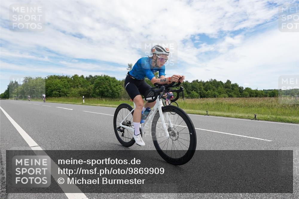 21.06.2026 - Viking Triathlon Michael Burmester http://msf.ph/oto/9869909 21.06.2026 12:06:08 Radfahren 26, 38, 455, 532, 625 meine-sportfotos.de