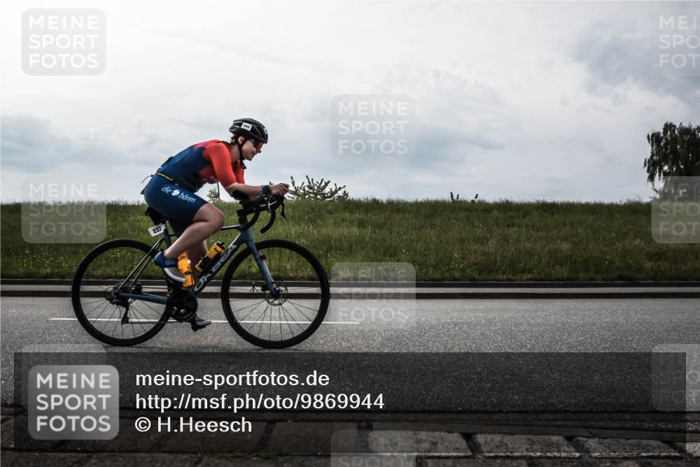 21.06.2026 - 29. Vierlanden-Triathlon H.Heesch http://msf.ph/oto/9869944 21.06.2026 09:17:34 Radfahren 3, 16, 51, 233 meine-sportfotos.de