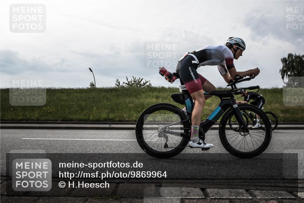 21.06.2026 - 29. Vierlanden-Triathlon H.Heesch http://msf.ph/oto/9869964 21.06.2026 09:17:55 Radfahren 78, 106, 226 meine-sportfotos.de