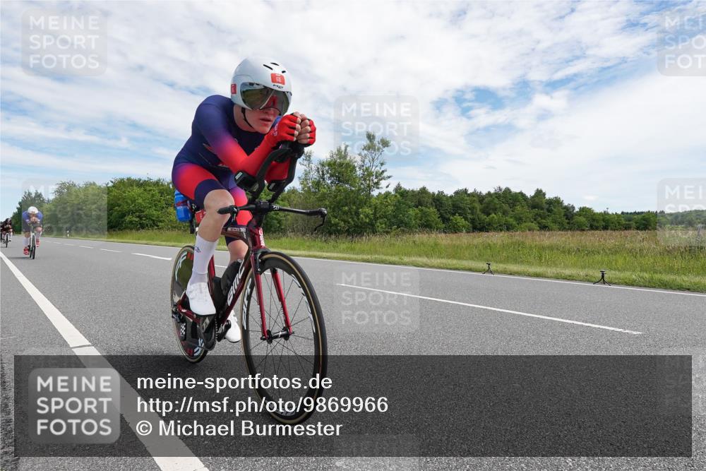 21.06.2026 - Viking Triathlon Michael Burmester http://msf.ph/oto/9869966 21.06.2026 12:07:16 Radfahren 44, 60, 166, 212, 267, 316, 348, 387, 419, 562, 608, 615 meine-sportfotos.de