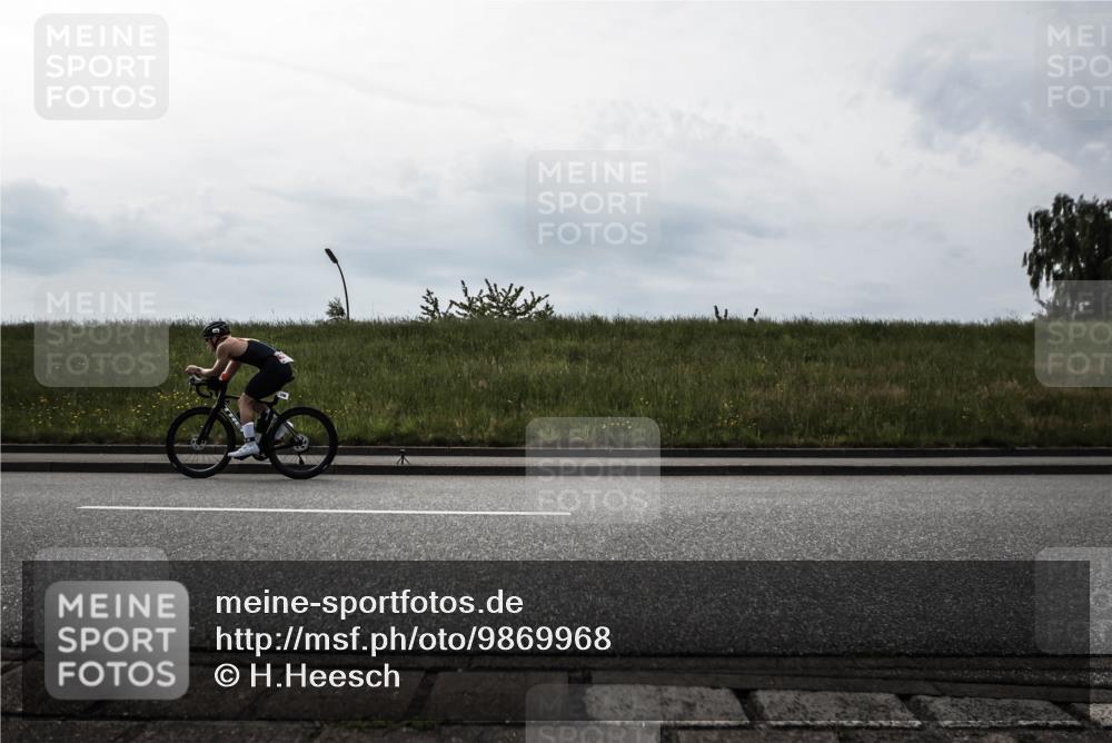 21.06.2026 - 29. Vierlanden-Triathlon H.Heesch http://msf.ph/oto/9869968 21.06.2026 09:17:57 Radfahren 106, 226 meine-sportfotos.de