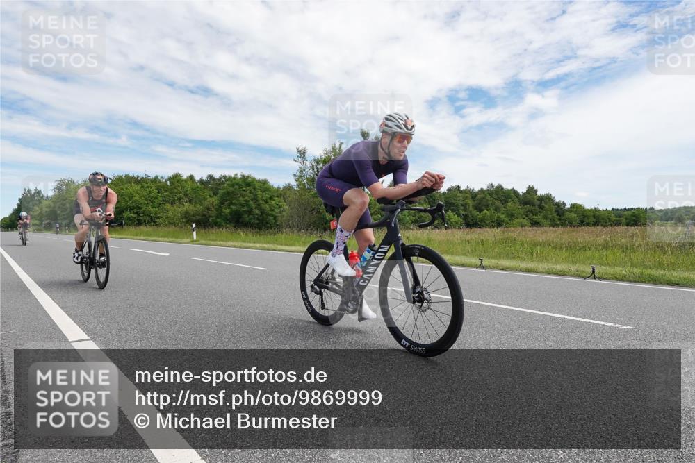 21.06.2026 - Viking Triathlon Michael Burmester http://msf.ph/oto/9869999 21.06.2026 12:07:25 Radfahren 44, 97, 118, 163, 166, 226, 245, 267, 316, 387, 419, 562, 608 meine-sportfotos.de