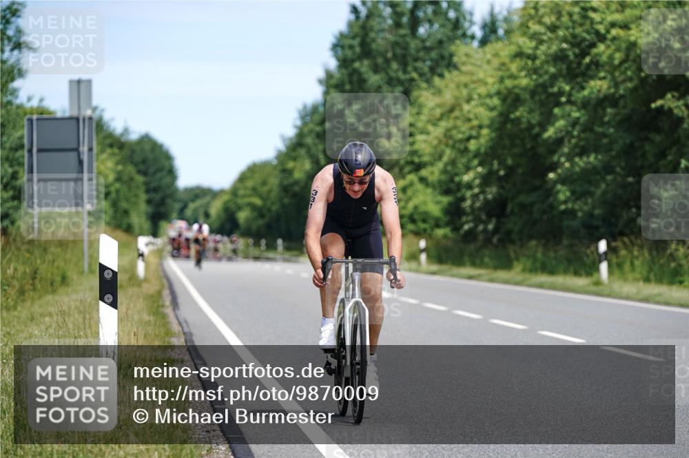 21.06.2026 - Viking Triathlon Michael Burmester http://msf.ph/oto/9870009 21.06.2026 12:32:24 Radfahren 301, 303, 331, 393, 462, 482, 513, 532, 532, 559, 601, 641, 659 meine-sportfotos.de