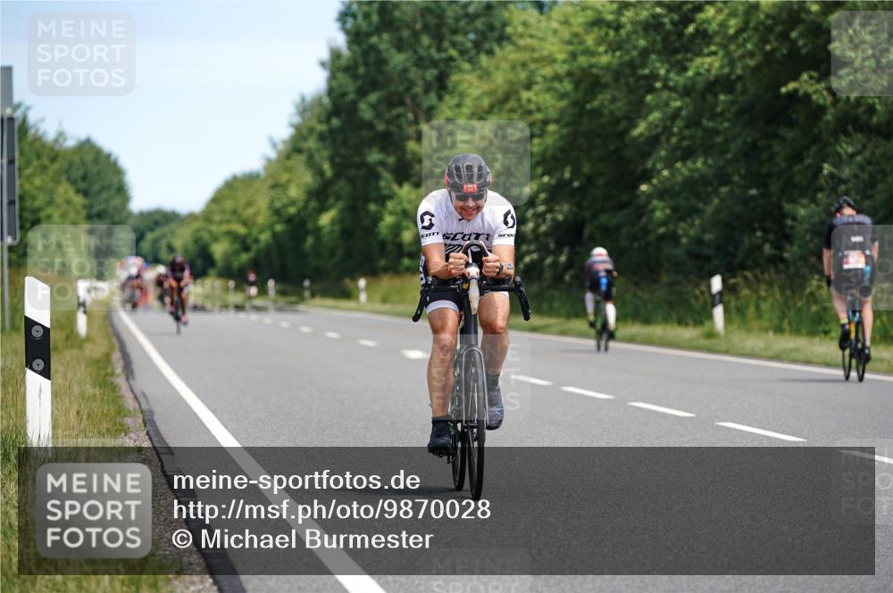 21.06.2026 - Viking Triathlon Michael Burmester http://msf.ph/oto/9870028 21.06.2026 12:32:36 Radfahren 265, 301, 331, 447, 454, 462, 532, 559, 626, 659 meine-sportfotos.de