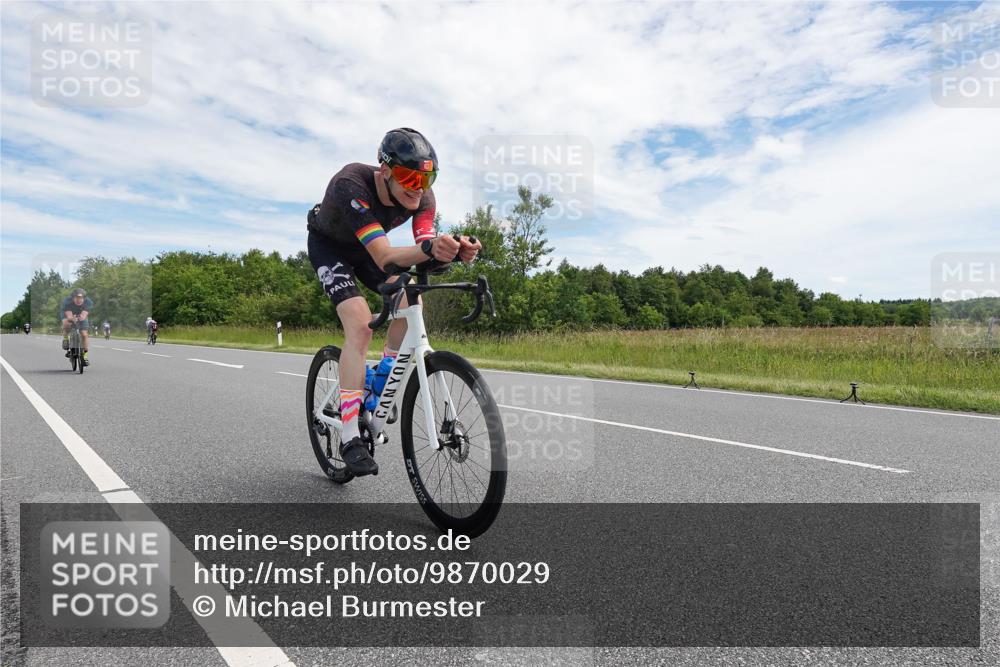 21.06.2026 - Viking Triathlon Michael Burmester http://msf.ph/oto/9870029 21.06.2026 12:07:37 Radfahren 90, 97, 118, 163, 211, 226, 245, 245, 562, 562, 621 meine-sportfotos.de