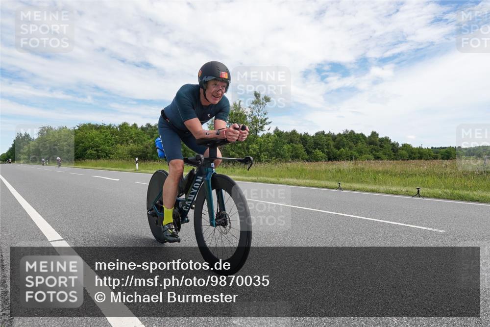 21.06.2026 - Viking Triathlon Michael Burmester http://msf.ph/oto/9870035 21.06.2026 12:07:38 Radfahren 90, 97, 118, 163, 211, 226, 245, 245, 562, 562, 621 meine-sportfotos.de