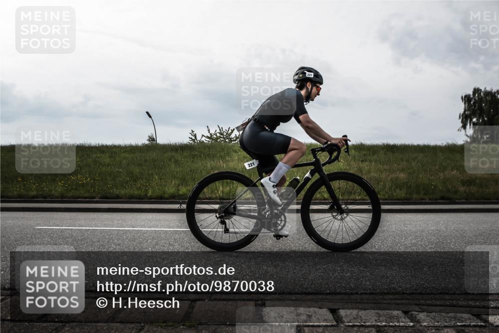 21.06.2026 - 29. Vierlanden-Triathlon H.Heesch http://msf.ph/oto/9870038 21.06.2026 09:19:01 Radfahren 56, 107, 221 meine-sportfotos.de