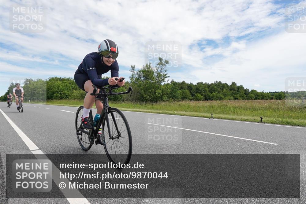 21.06.2026 - Viking Triathlon Michael Burmester http://msf.ph/oto/9870044 21.06.2026 12:07:47 Radfahren 90, 97, 211, 226, 245, 269, 335, 422, 562, 621, 622 meine-sportfotos.de