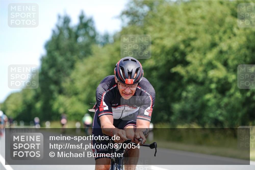 21.06.2026 - Viking Triathlon Michael Burmester http://msf.ph/oto/9870054 21.06.2026 12:32:44 Radfahren 93, 97, 114, 116, 247, 265, 289, 301, 447, 454, 579, 626, 659 meine-sportfotos.de