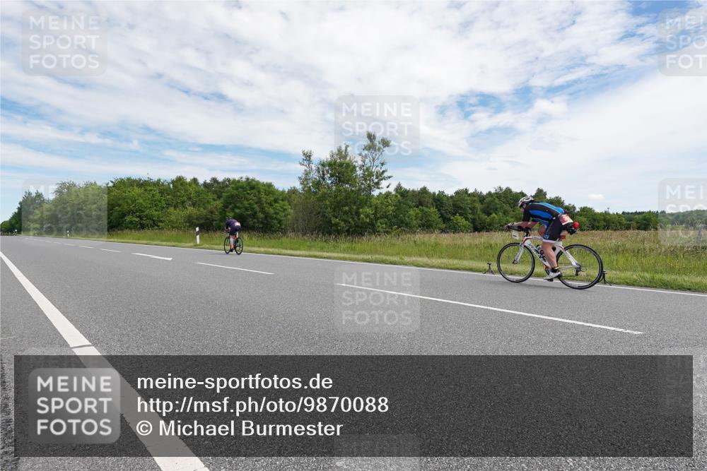 21.06.2026 - Viking Triathlon Michael Burmester http://msf.ph/oto/9870088 21.06.2026 12:08:11 Radfahren 24, 259, 305, 410, 411, 490, 545, 622 meine-sportfotos.de