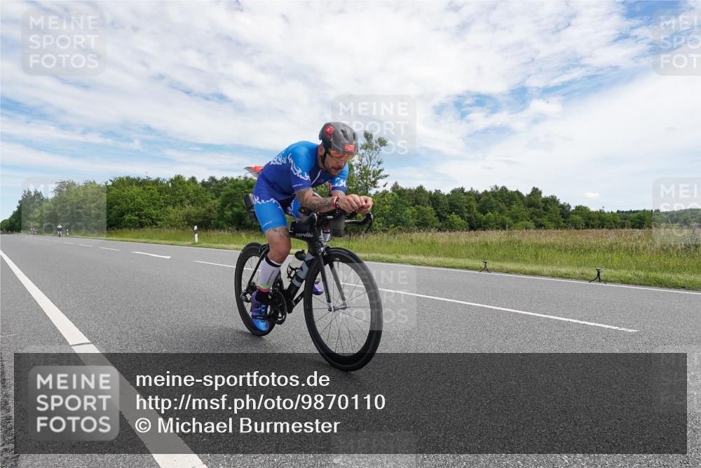 21.06.2026 - Viking Triathlon Michael Burmester http://msf.ph/oto/9870110 21.06.2026 12:08:22 Radfahren 37, 138, 295, 305, 410, 411, 490, 622, 652 meine-sportfotos.de
