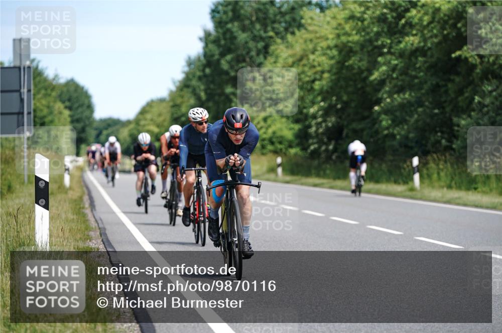 21.06.2026 - Viking Triathlon Michael Burmester http://msf.ph/oto/9870116 21.06.2026 12:32:54 Radfahren 93, 97, 114, 116, 237, 247, 265, 289, 447, 450, 454, 579 meine-sportfotos.de