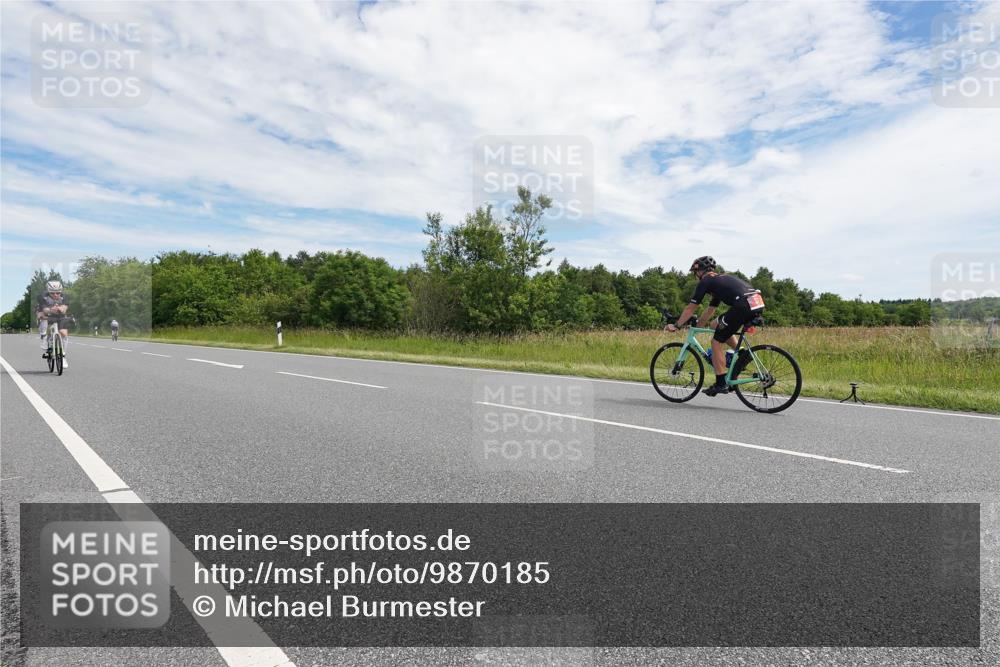 21.06.2026 - Viking Triathlon Michael Burmester http://msf.ph/oto/9870185 21.06.2026 12:09:10 Radfahren 9, 63, 84, 104, 109, 115, 115, 145, 180, 181, 181, 359, 370, 383, 446, 500, 612, 626 meine-sportfotos.de
