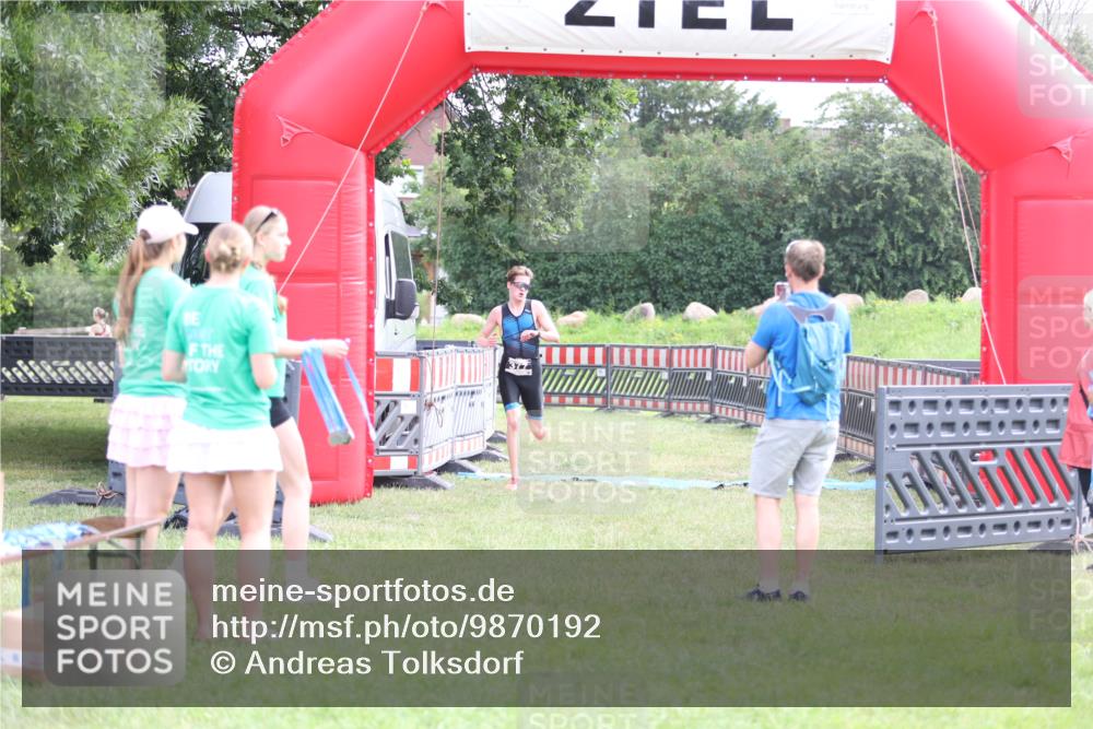 21.06.2026 - 29. Vierlanden-Triathlon Andreas Tolksdorf http://msf.ph/oto/9870192 21.06.2026 10:49:52 Ziel 335, 335 meine-sportfotos.de