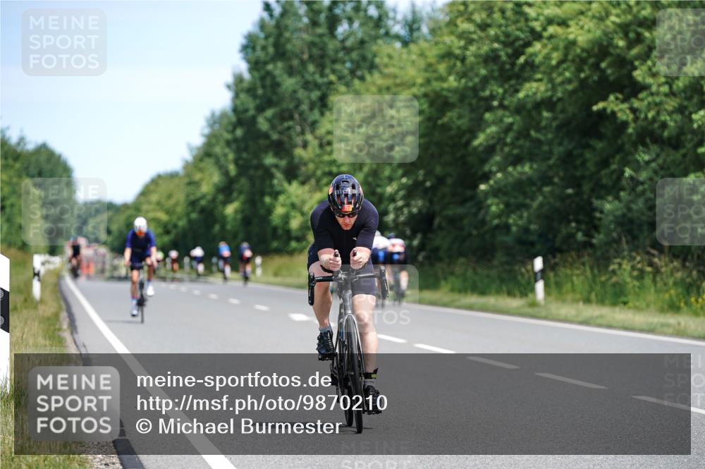 21.06.2026 - Viking Triathlon Michael Burmester http://msf.ph/oto/9870210 21.06.2026 12:33:07 Radfahren 93, 114, 116, 122, 172, 237, 247, 274, 289, 403, 450, 579, 642 meine-sportfotos.de