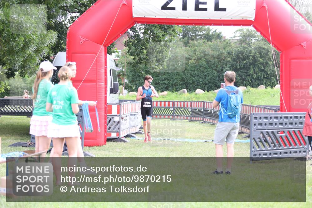 21.06.2026 - 29. Vierlanden-Triathlon Andreas Tolksdorf http://msf.ph/oto/9870215 21.06.2026 10:49:52 Ziel 335, 335 meine-sportfotos.de