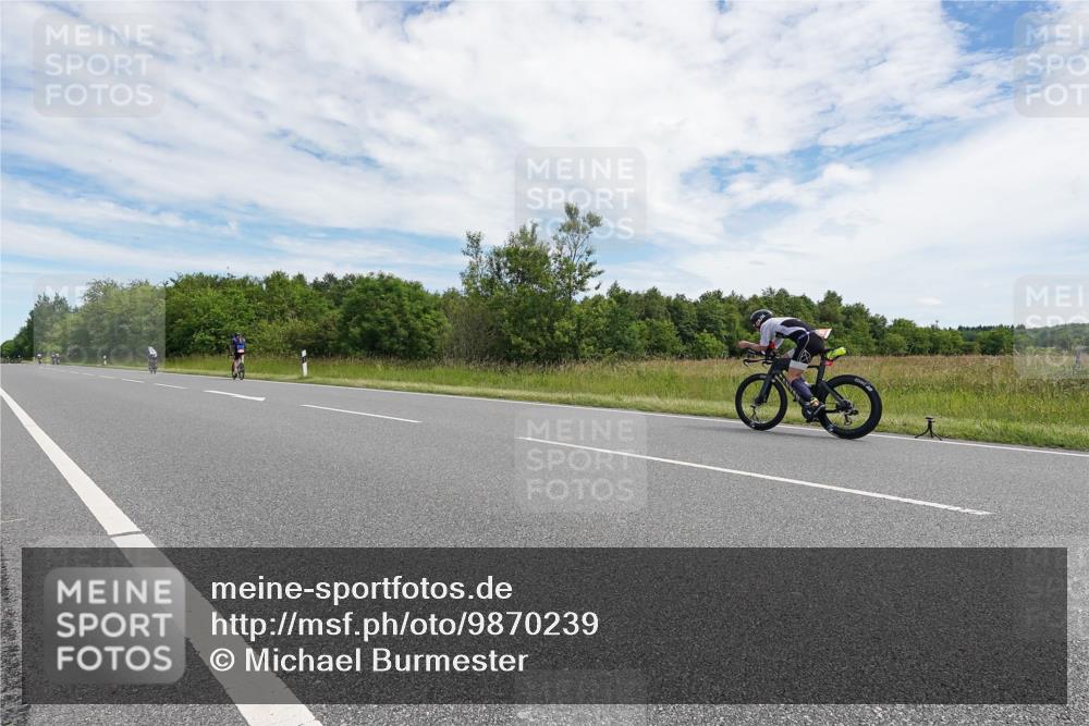 21.06.2026 - Viking Triathlon Michael Burmester http://msf.ph/oto/9870239 21.06.2026 12:09:35 Radfahren 20, 27, 185, 378, 386, 416, 416, 438 meine-sportfotos.de