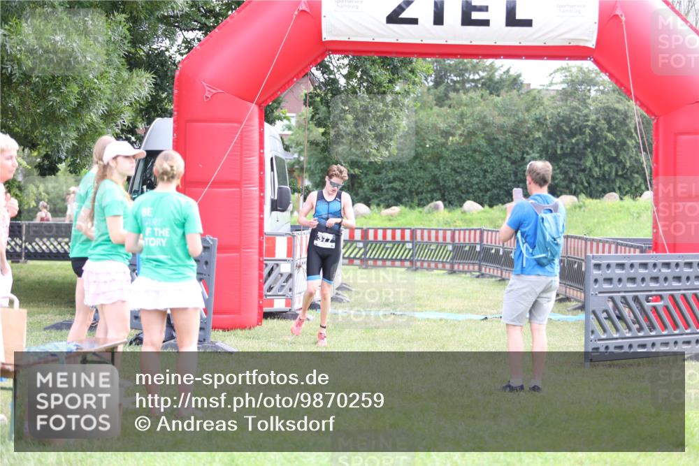 21.06.2026 - 29. Vierlanden-Triathlon Andreas Tolksdorf http://msf.ph/oto/9870259 21.06.2026 10:49:53 Ziel 335, 335 meine-sportfotos.de