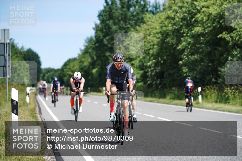 21.06.2026 - Viking Triathlon Michael Burmester http://msf.ph/oto/9870309 21.06.2026 12:33:45 Radfahren 56, 224, 282, 305, 495, 642, 652 meine-sportfotos.de