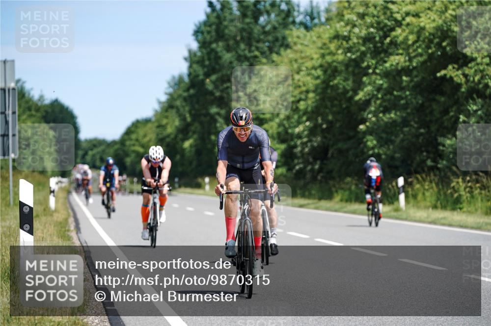 21.06.2026 - Viking Triathlon Michael Burmester http://msf.ph/oto/9870315 21.06.2026 12:33:45 Radfahren 56, 224, 282, 305, 495, 642, 652 meine-sportfotos.de