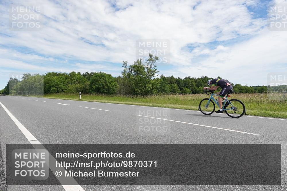 21.06.2026 - Viking Triathlon Michael Burmester http://msf.ph/oto/9870371 21.06.2026 12:10:51 Radfahren 113, 199, 203, 244, 250, 283, 307, 337, 459, 526, 560, 619, 640 meine-sportfotos.de