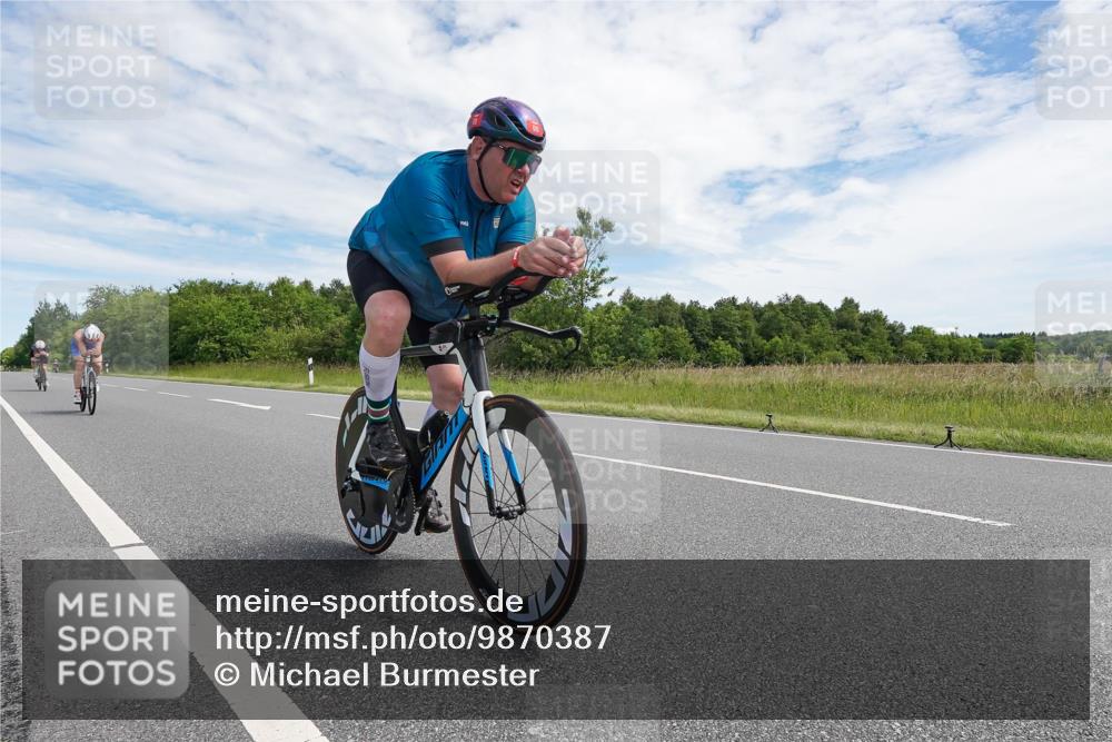 21.06.2026 - Viking Triathlon Michael Burmester http://msf.ph/oto/9870387 21.06.2026 12:11:03 Radfahren 95, 114, 154, 186, 227, 250, 250, 265, 392, 433, 447, 454, 459, 526, 552, 557, 560, 579, 619, 627 meine-sportfotos.de