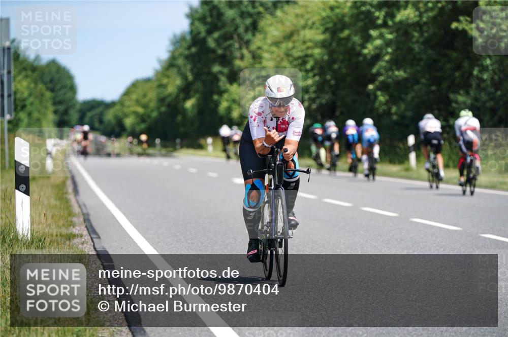 21.06.2026 - Viking Triathlon Michael Burmester http://msf.ph/oto/9870404 21.06.2026 12:34:11 Radfahren 69, 224, 351, 360, 493, 541, 610 meine-sportfotos.de