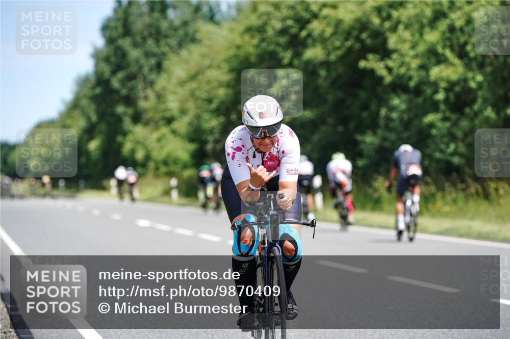 21.06.2026 - Viking Triathlon Michael Burmester http://msf.ph/oto/9870409 21.06.2026 12:34:11 Radfahren 69, 224, 351, 360, 493, 541, 610 meine-sportfotos.de