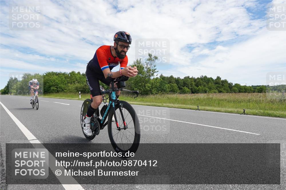 21.06.2026 - Viking Triathlon Michael Burmester http://msf.ph/oto/9870412 21.06.2026 12:11:09 Radfahren 87, 95, 111, 114, 154, 186, 227, 250, 250, 265, 355, 356, 392, 433, 433, 447, 454, 459, 464, 552, 557, 560, 579, 619, 627, 655 meine-sportfotos.de